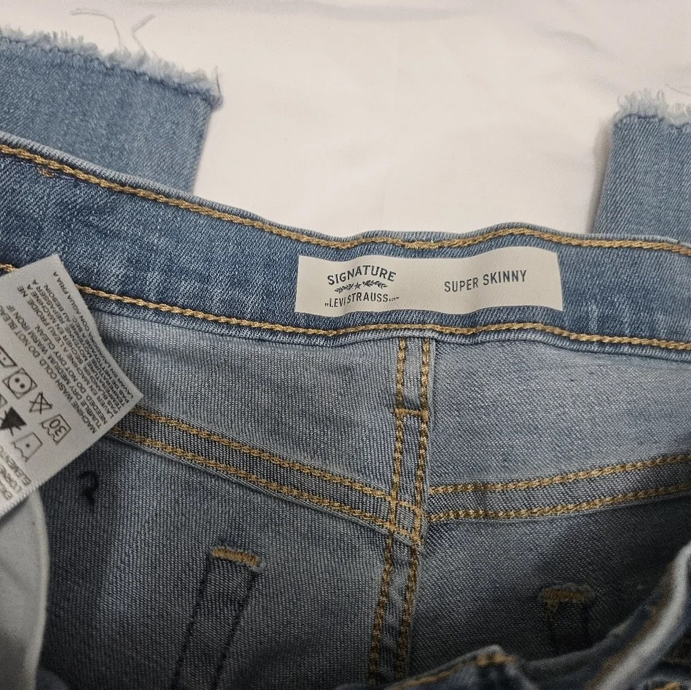 Girls Signature By Levi Strauss Super Skinny Raw Hem Jeans! - Picture 4 of 9